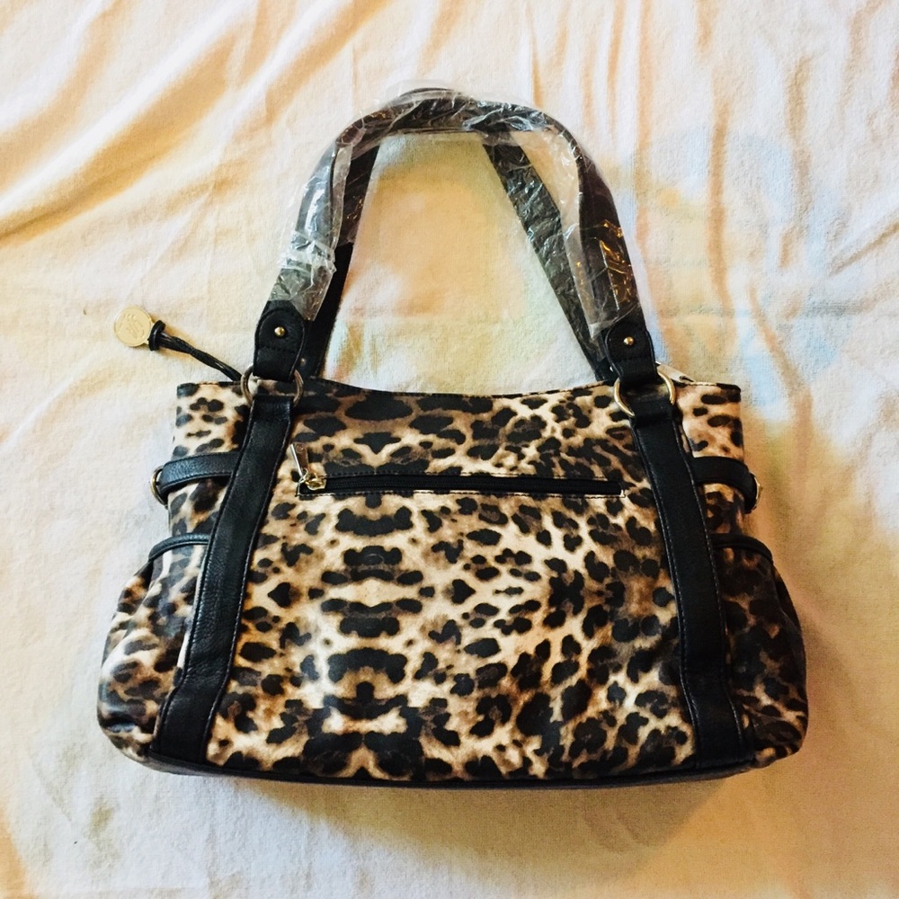 Leopard Print Tote With Zippered Back Pocket - image 2